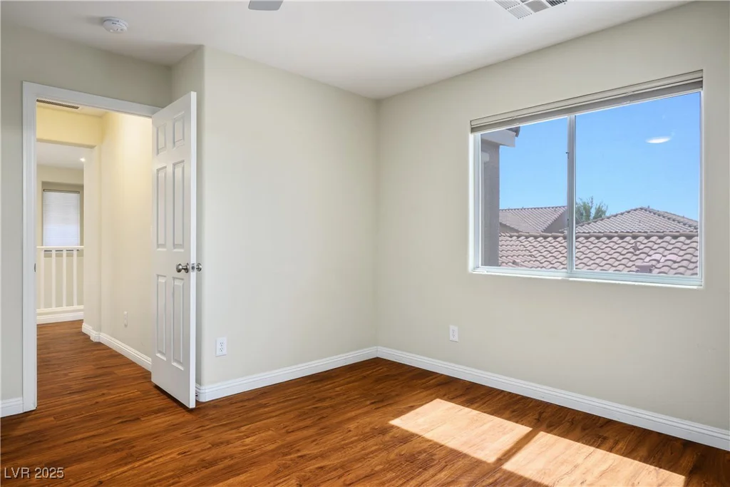 1024 Larkspur Point, Las Vegas, NV 89138