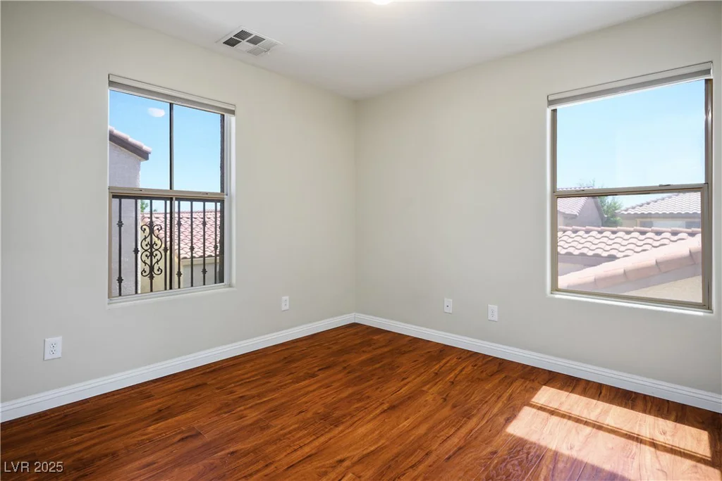 1024 Larkspur Point, Las Vegas, NV 89138
