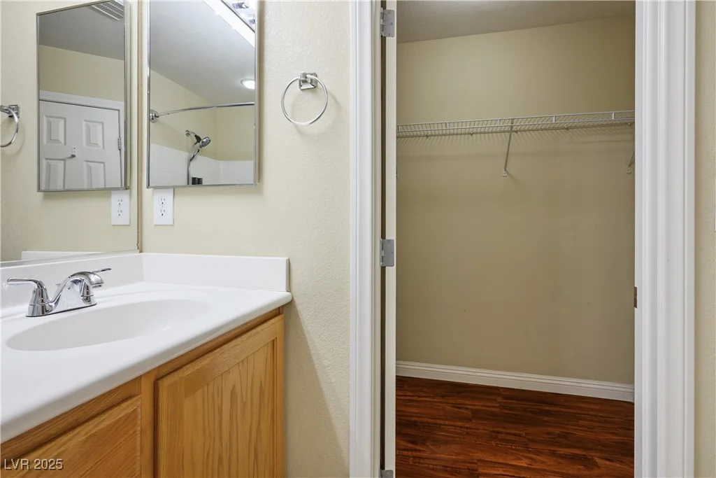 1024 Larkspur Point, Las Vegas, NV 89138