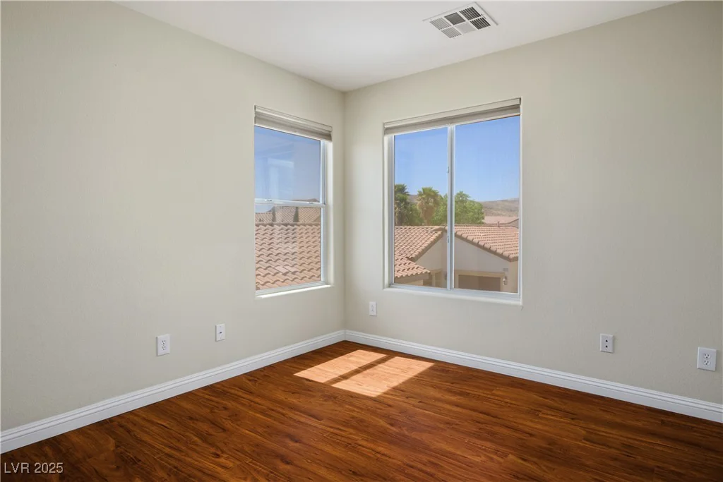 1024 Larkspur Point, Las Vegas, NV 89138
