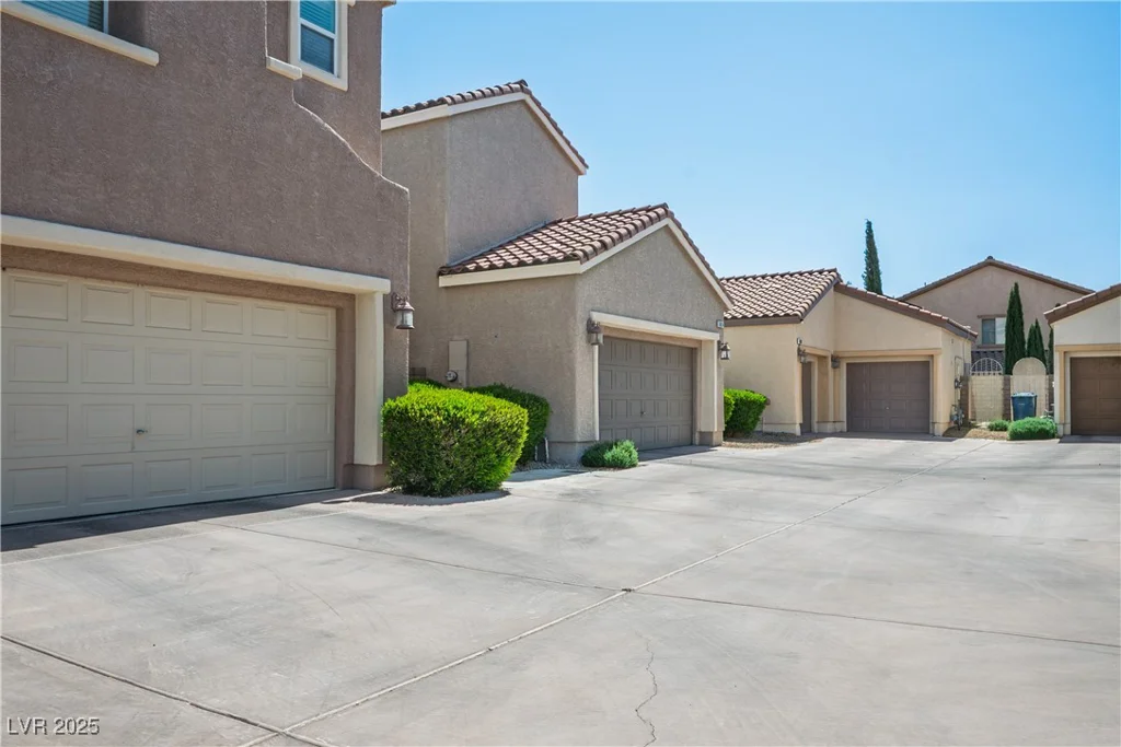 1024 Larkspur Point, Las Vegas, NV 89138
