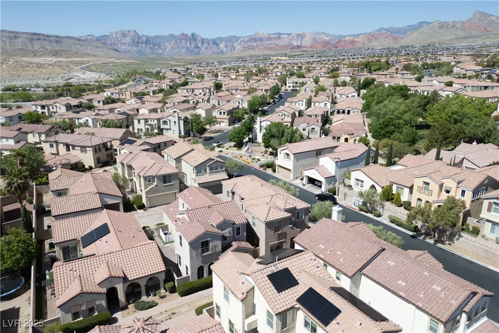 1024 Larkspur Point, Las Vegas, NV 89138