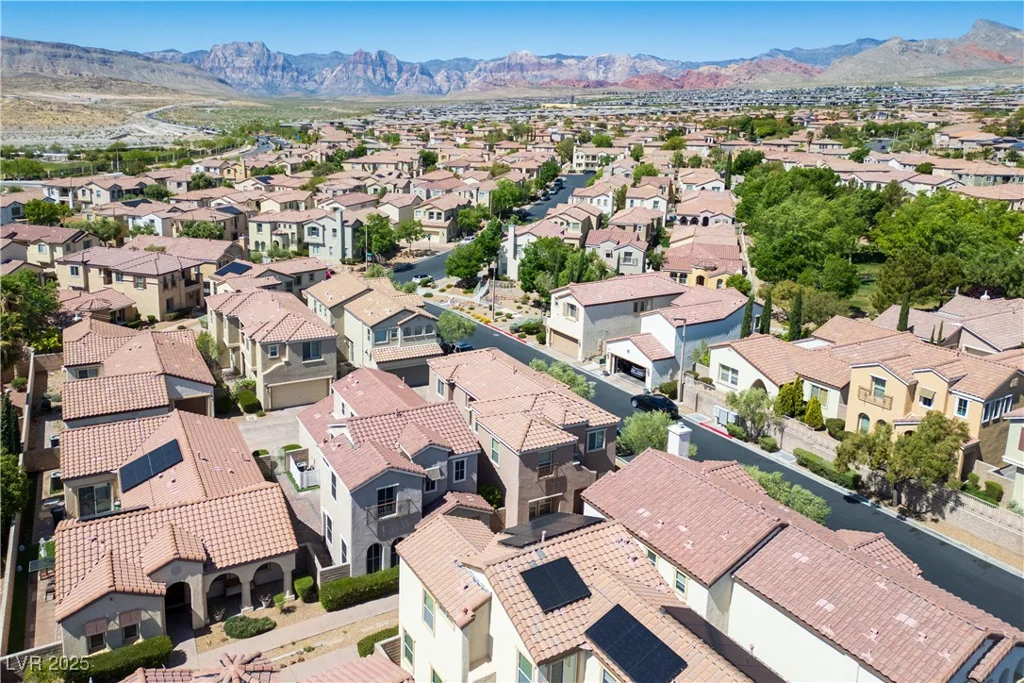 1024 Larkspur Point, Las Vegas, NV 89138