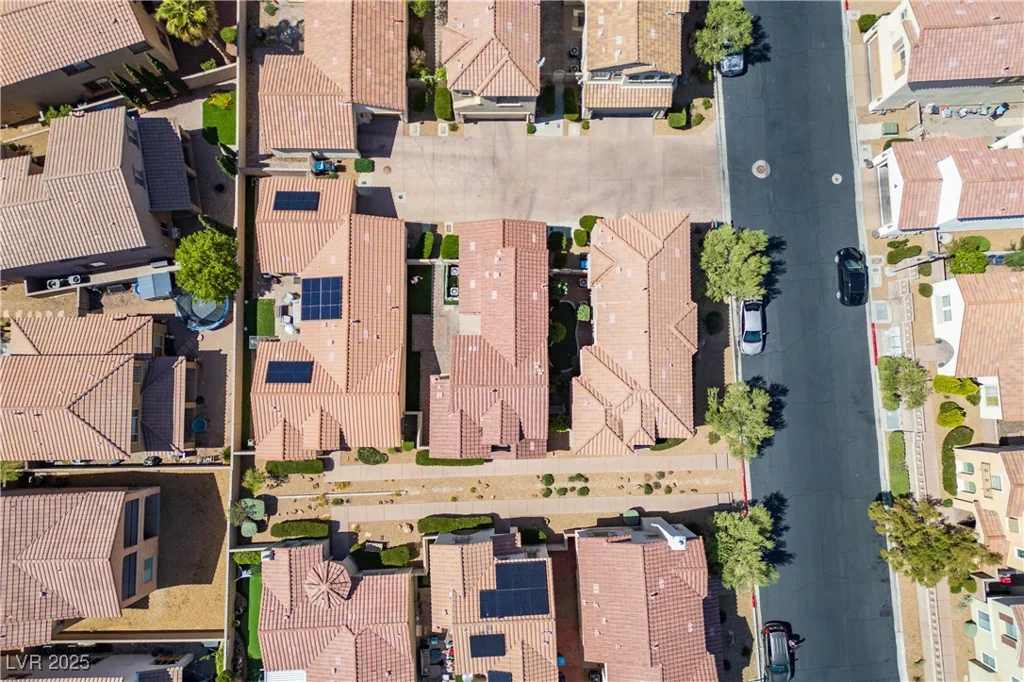 1024 Larkspur Point, Las Vegas, NV 89138