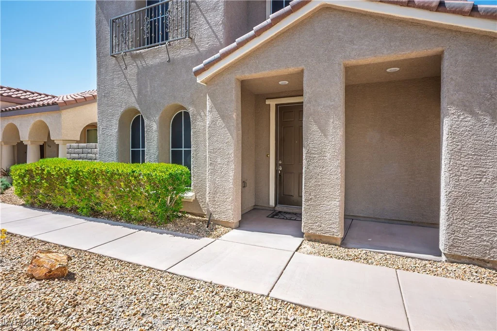 1024 Larkspur Point, Las Vegas, NV 89138