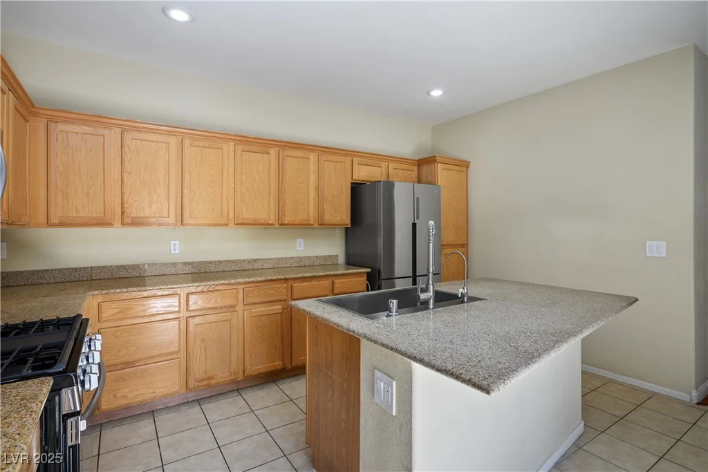 1024 Larkspur Point, Las Vegas, NV 89138