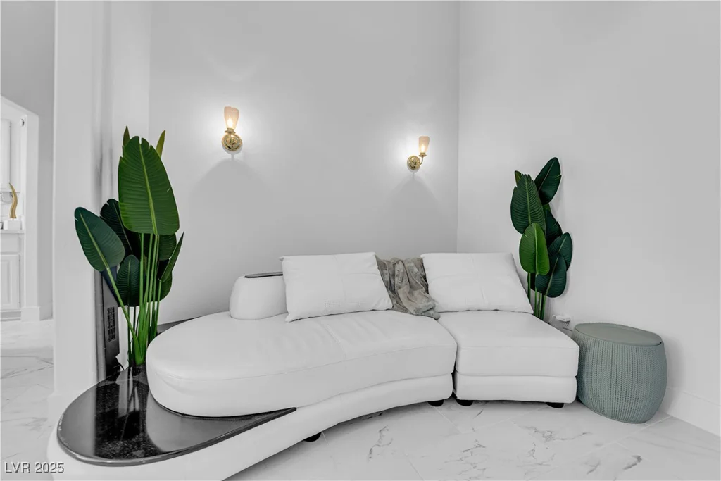 9155 Bush Poppy, Las Vegas, NV 89147