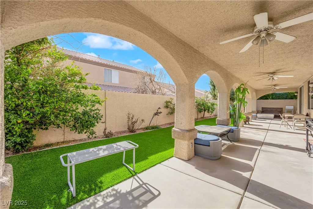 9155 Bush Poppy, Las Vegas, NV 89147