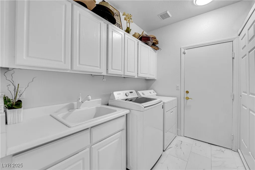 9155 Bush Poppy, Las Vegas, NV 89147