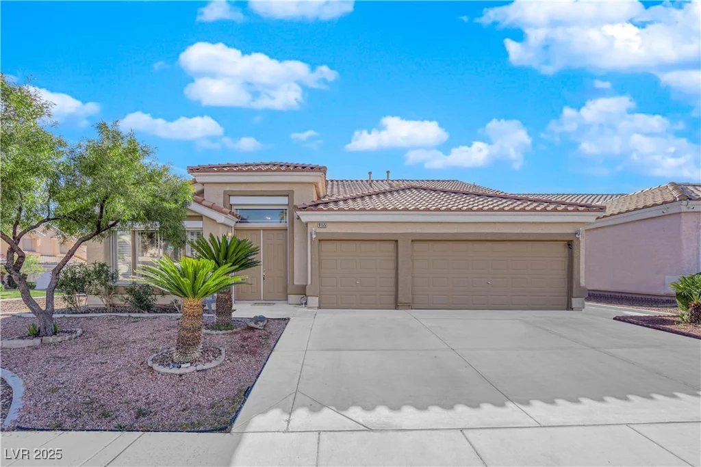 9155 Bush Poppy, Las Vegas, NV 89147