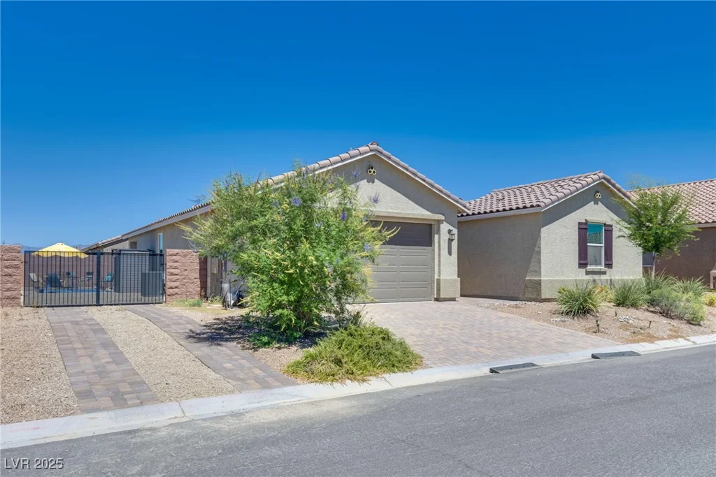 2558 Blossom, Pahrump, NV 89048