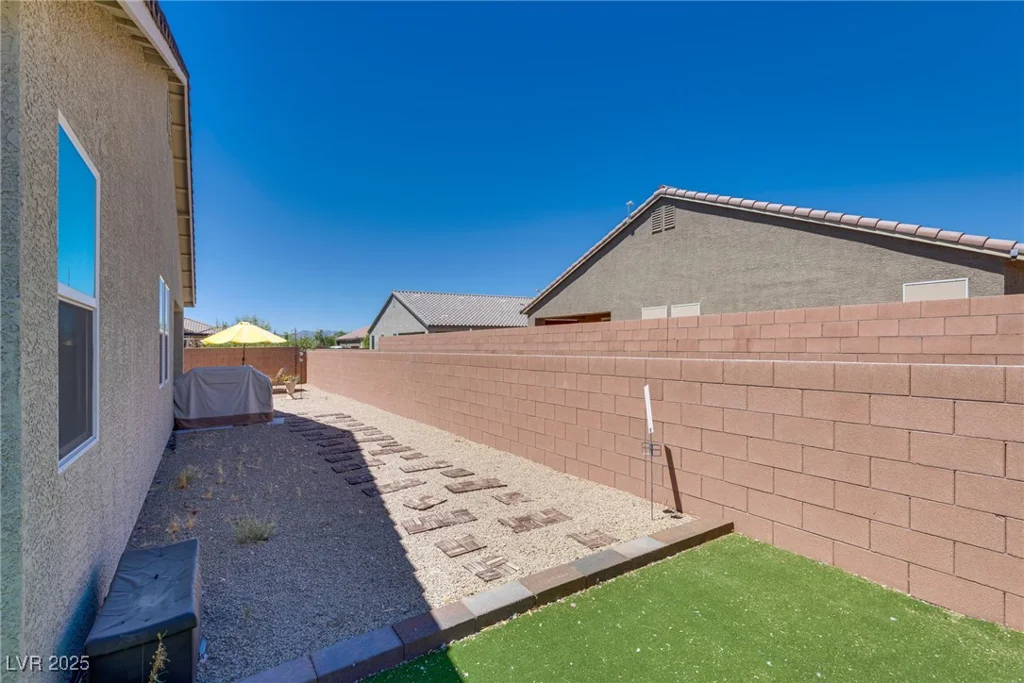 2558 Blossom, Pahrump, NV 89048