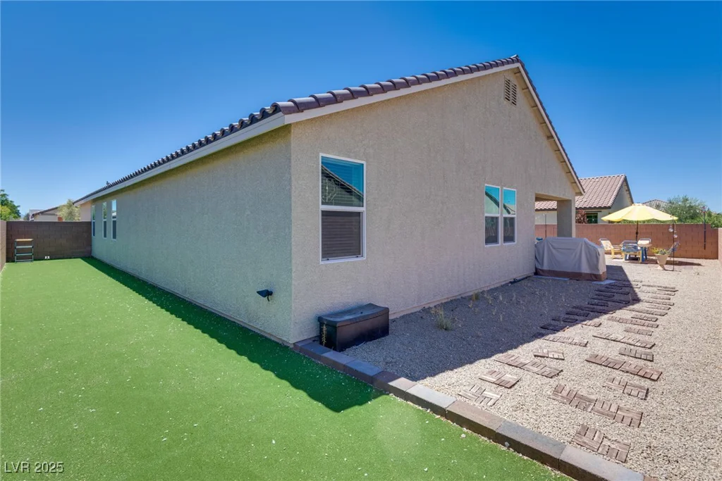 2558 Blossom, Pahrump, NV 89048