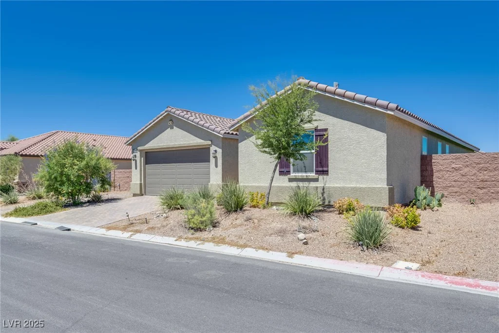 2558 Blossom, Pahrump, NV 89048