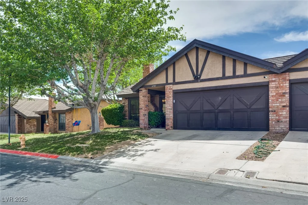 6501 Brushwood, Las Vegas, NV 89107