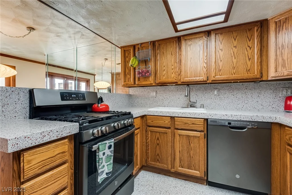 6501 Brushwood, Las Vegas, NV 89107
