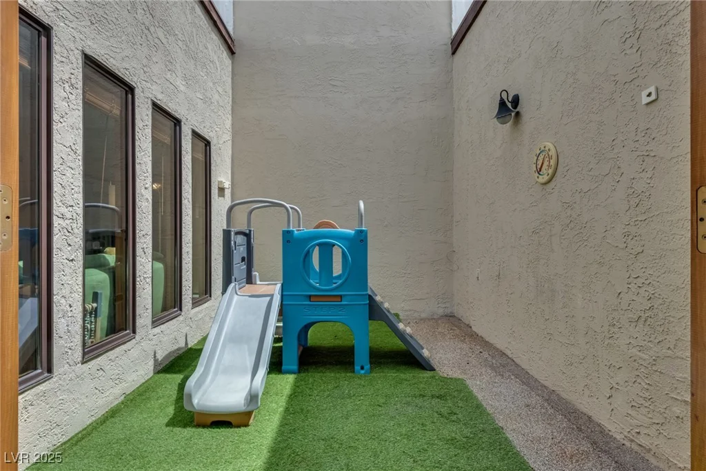 6501 Brushwood, Las Vegas, NV 89107