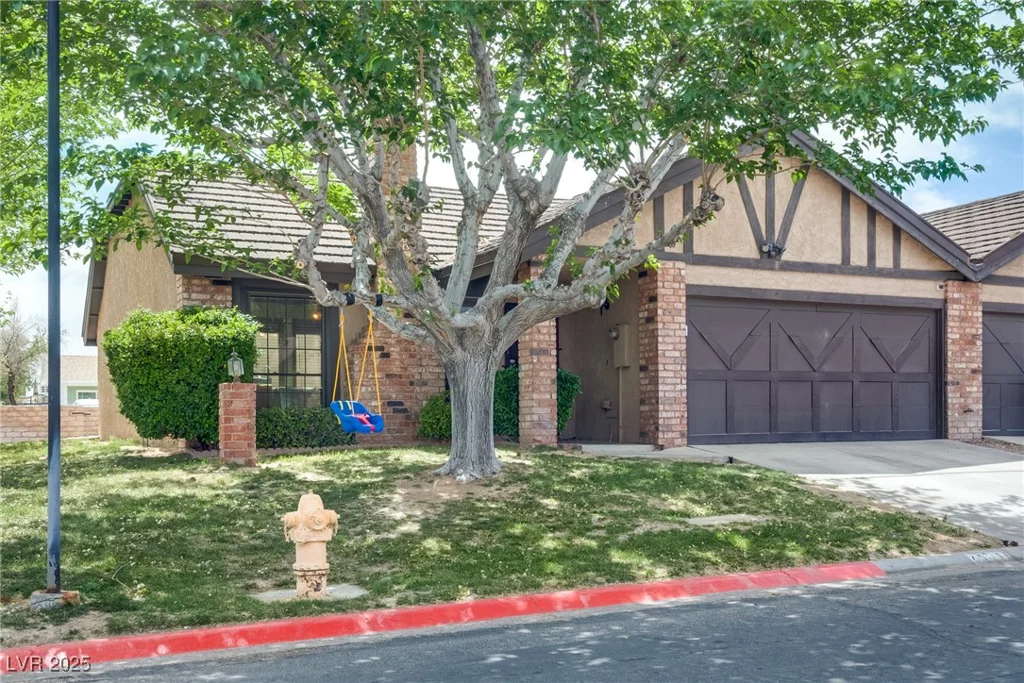 6501 Brushwood, Las Vegas, NV 89107