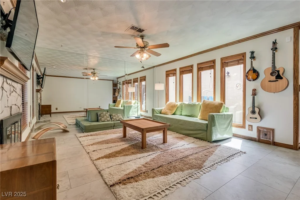 6501 Brushwood, Las Vegas, NV 89107