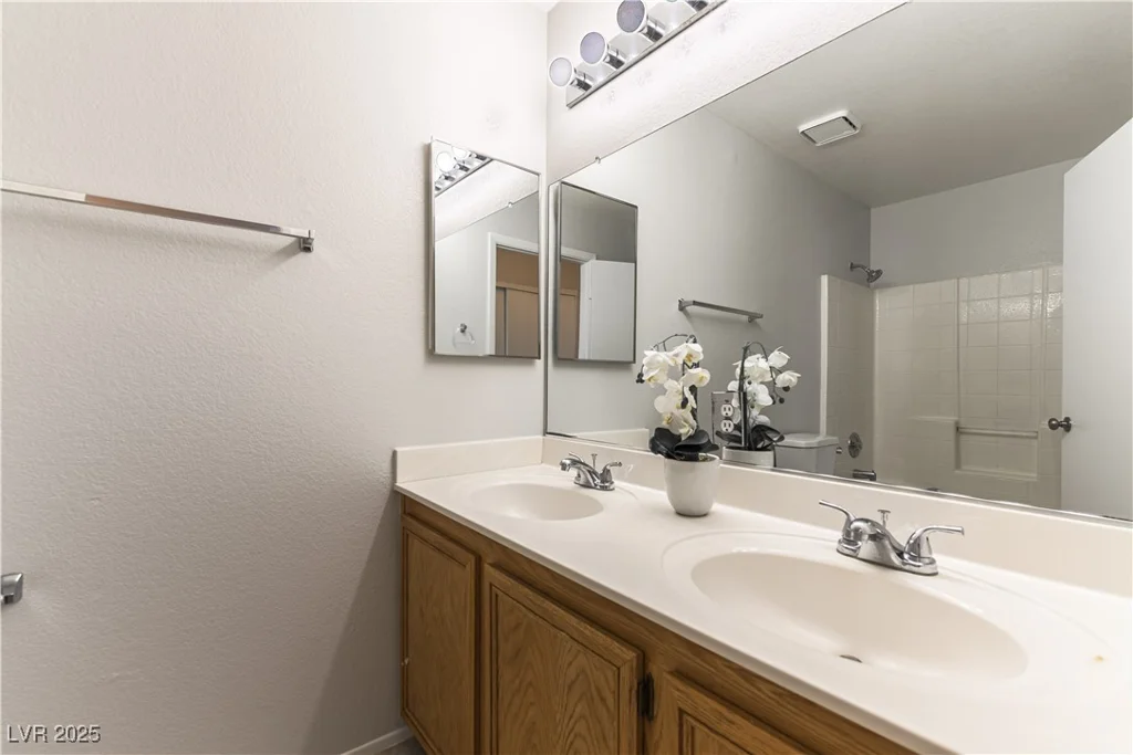9044 Flutell, Henderson, NV 89074