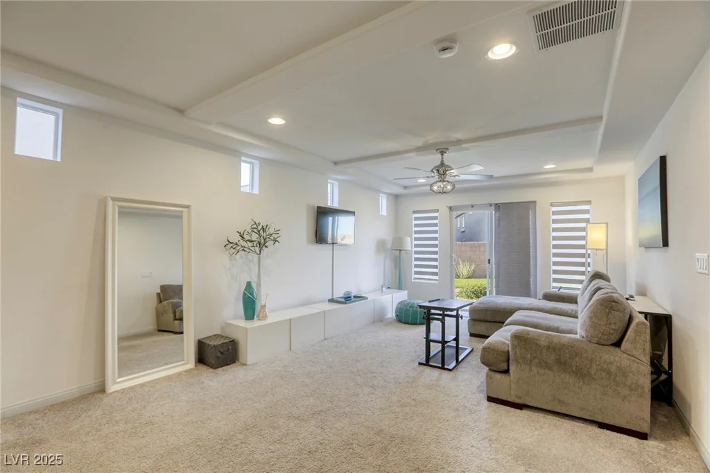 5368 Knitmore, Las Vegas, NV 89139