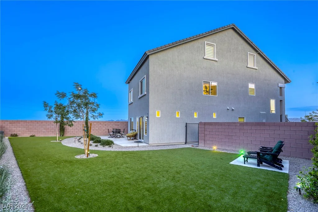 5368 Knitmore, Las Vegas, NV 89139