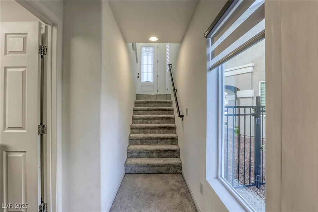 5368 Knitmore, Las Vegas, NV 89139