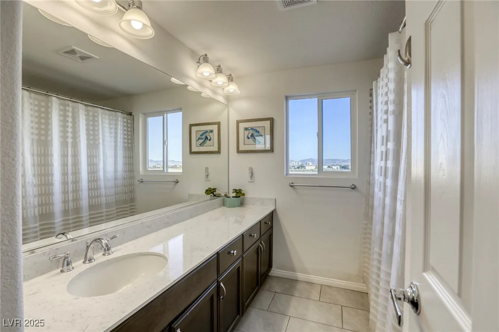 5368 Knitmore, Las Vegas, NV 89139
