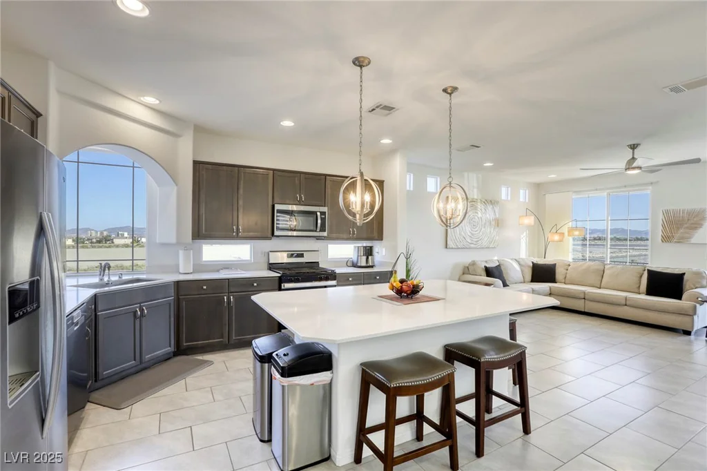 5368 Knitmore, Las Vegas, NV 89139