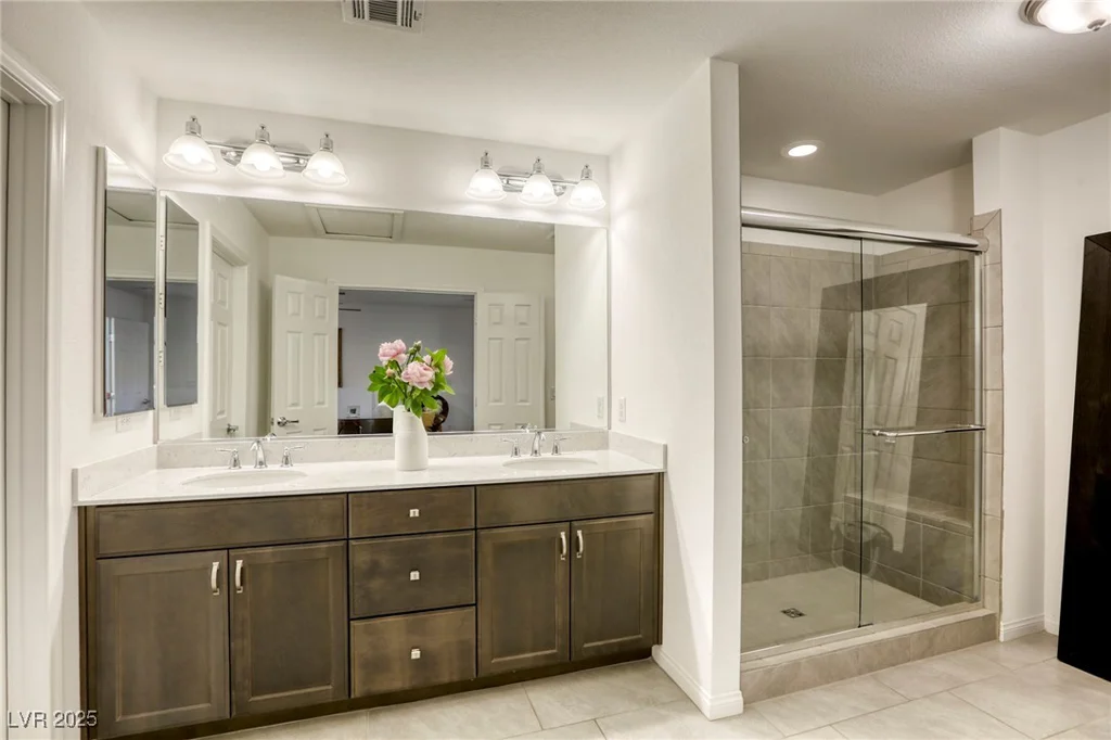 5368 Knitmore, Las Vegas, NV 89139