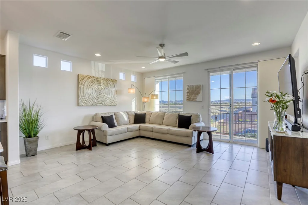 5368 Knitmore, Las Vegas, NV 89139