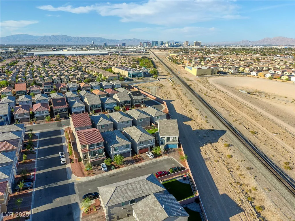 5368 Knitmore, Las Vegas, NV 89139