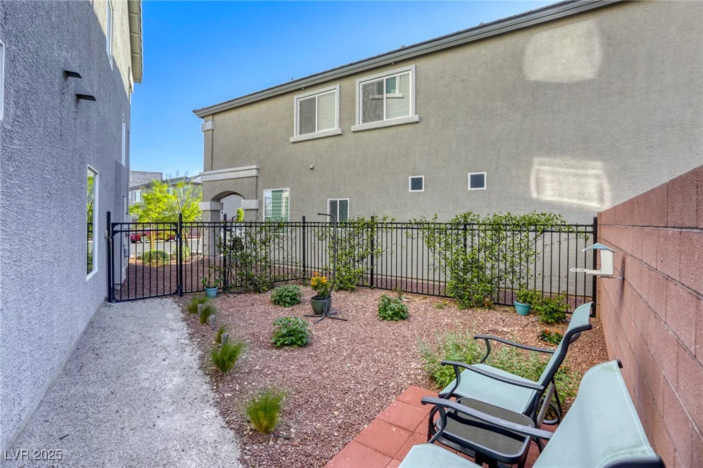 5368 Knitmore, Las Vegas, NV 89139