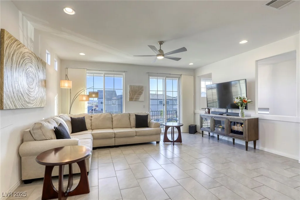 5368 Knitmore, Las Vegas, NV 89139