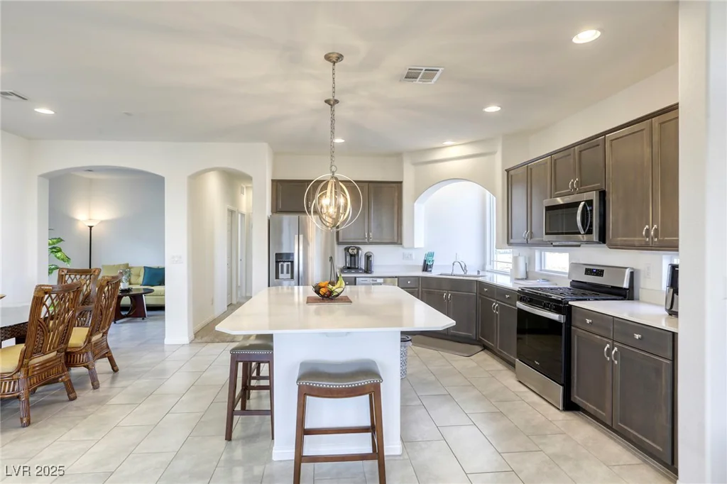5368 Knitmore, Las Vegas, NV 89139