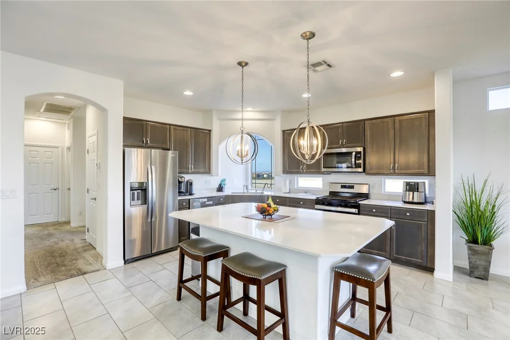 5368 Knitmore, Las Vegas, NV 89139