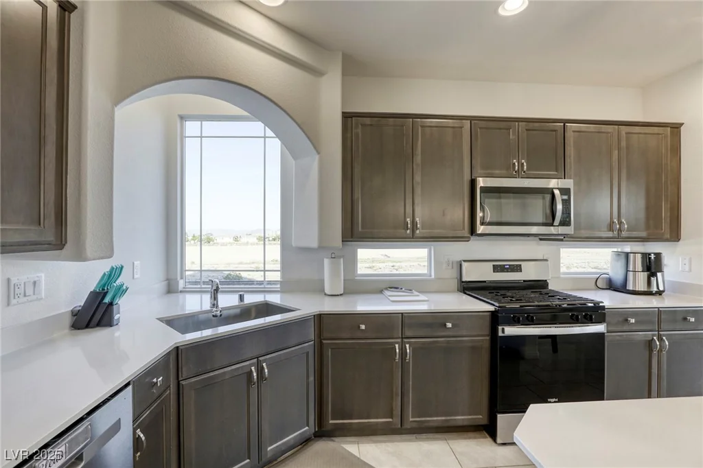 5368 Knitmore, Las Vegas, NV 89139