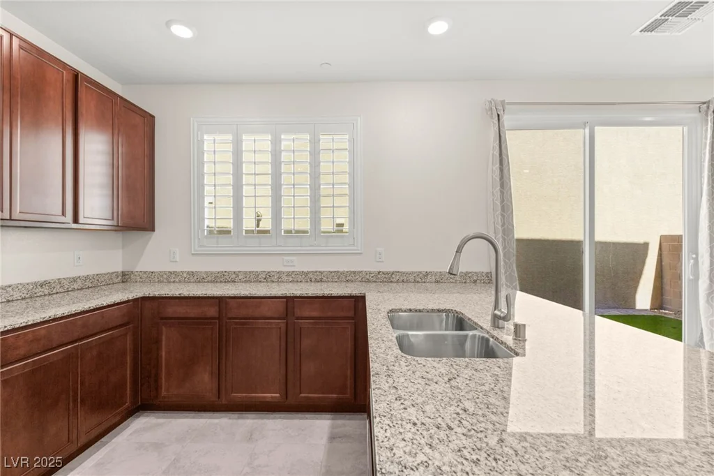 2467 Bellinzona, Henderson, NV 89044