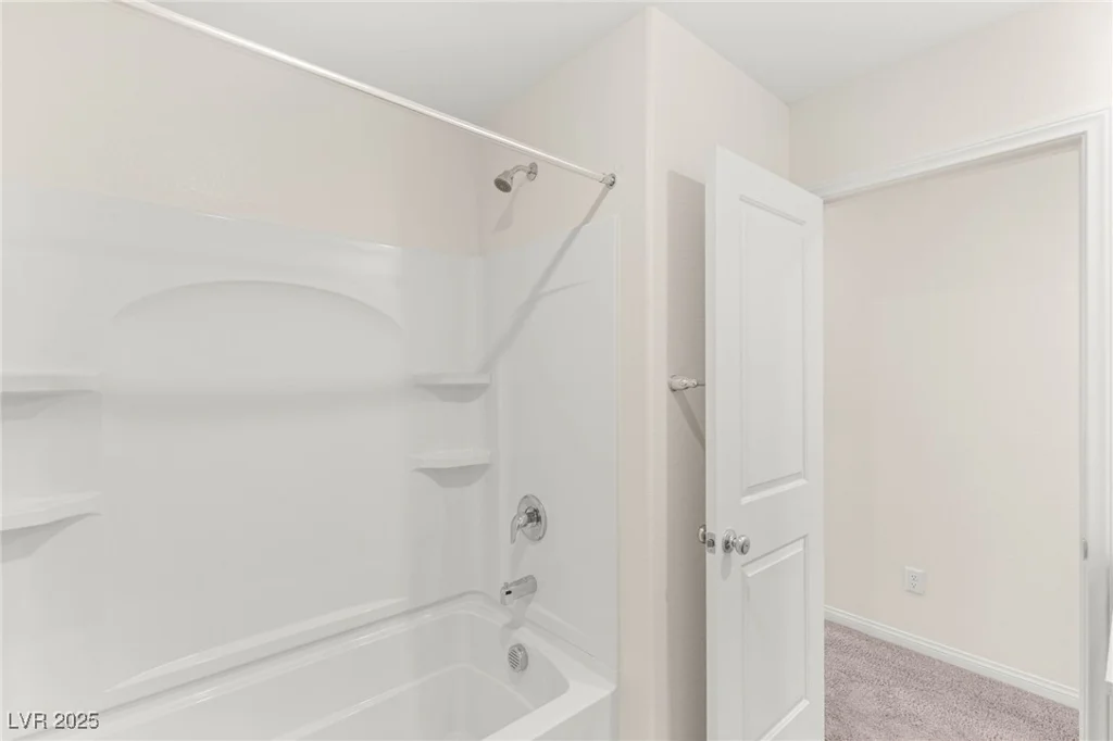 2467 Bellinzona, Henderson, NV 89044