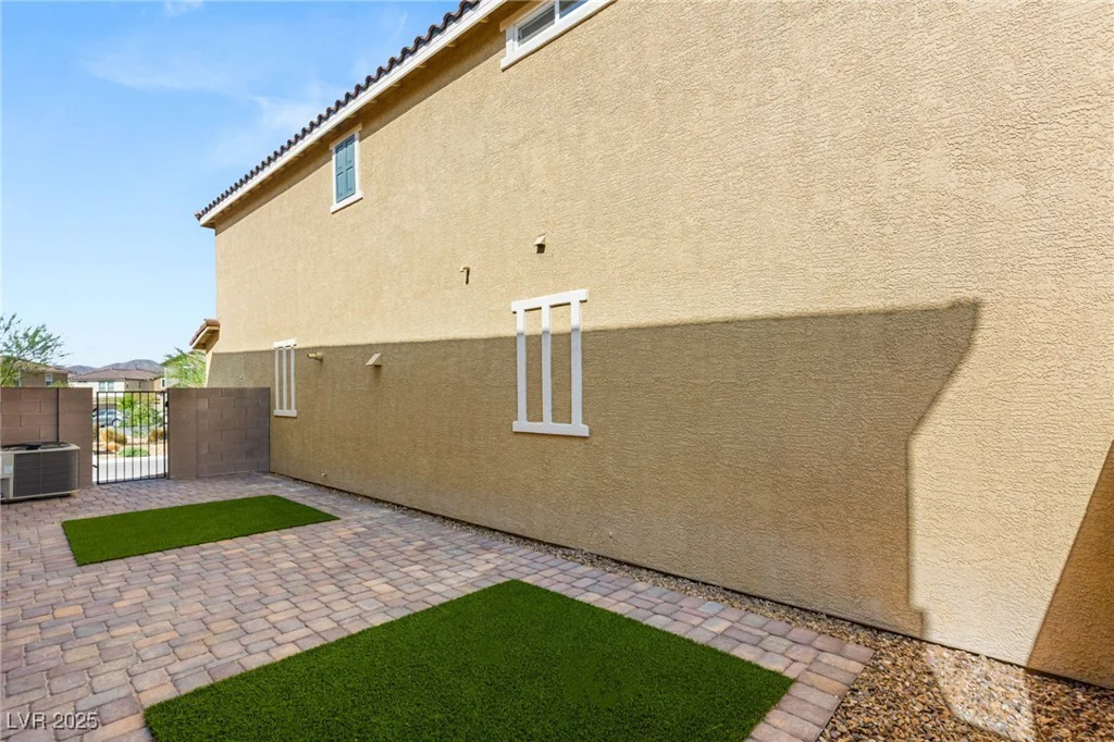 2467 Bellinzona, Henderson, NV 89044