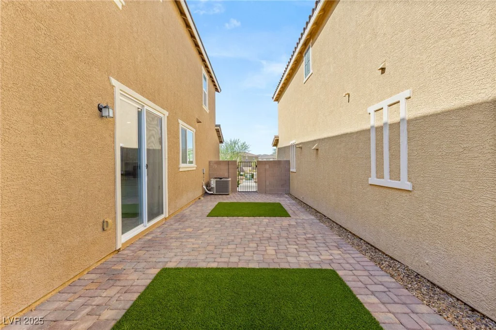2467 Bellinzona, Henderson, NV 89044