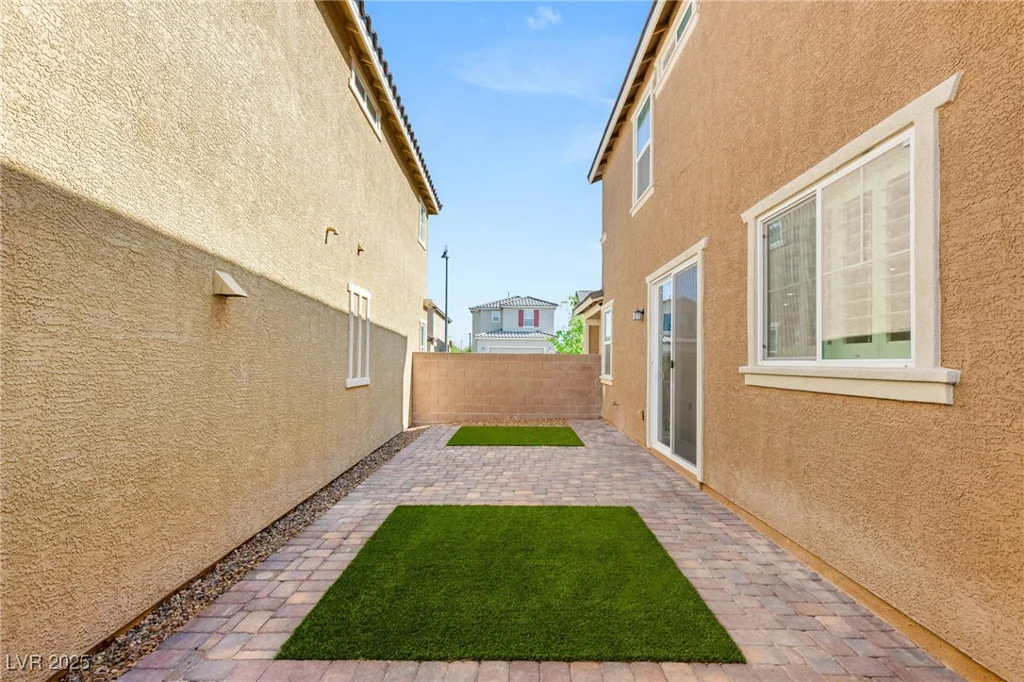 2467 Bellinzona, Henderson, NV 89044