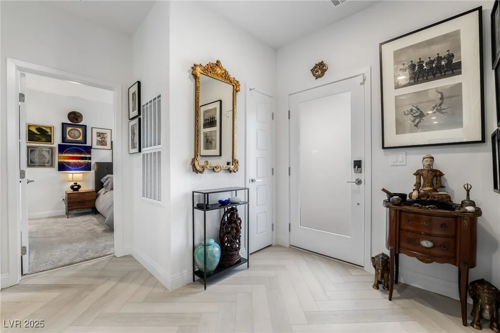 892 Elmwood Forest, Las Vegas, NV 89138