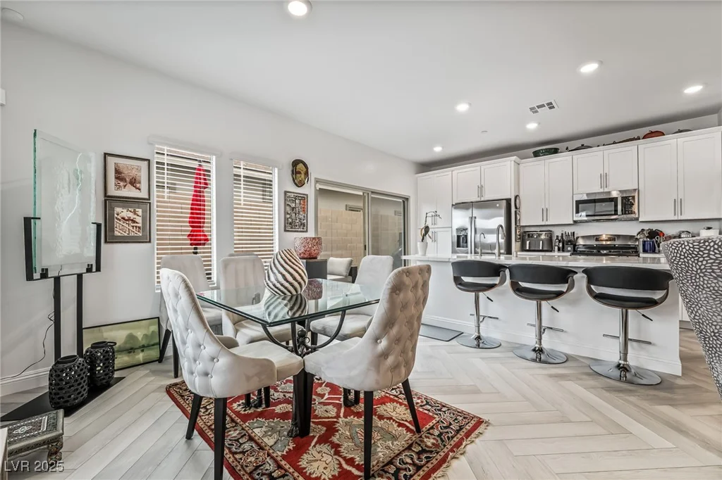 892 Elmwood Forest, Las Vegas, NV 89138