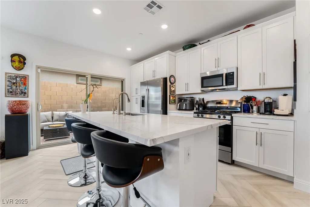 892 Elmwood Forest, Las Vegas, NV 89138