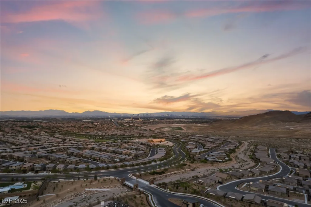 892 Elmwood Forest, Las Vegas, NV 89138