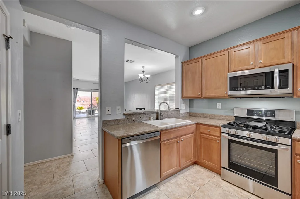7732 Songster, North Las Vegas, NV 89084