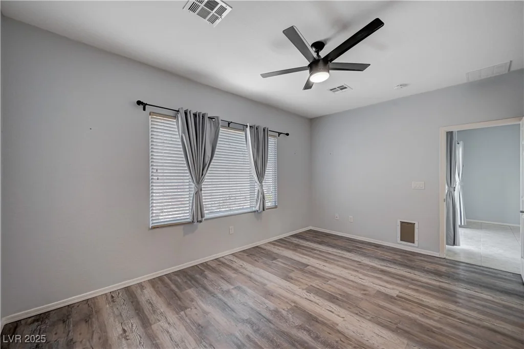 7732 Songster, North Las Vegas, NV 89084