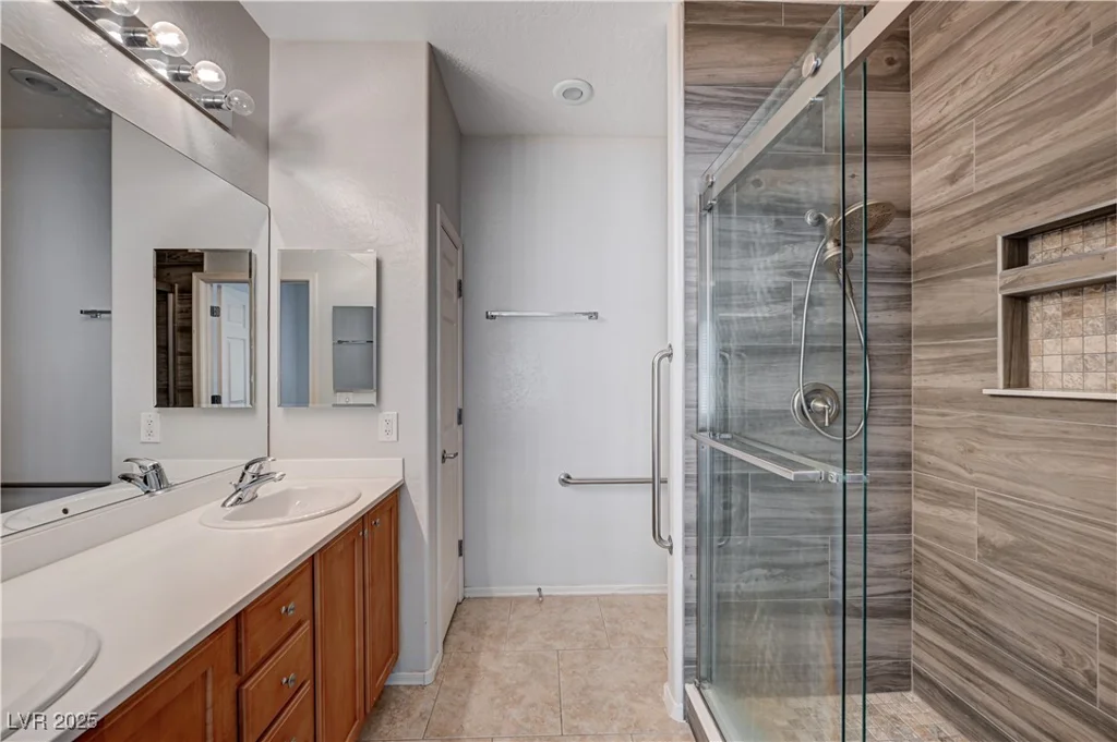 7732 Songster, North Las Vegas, NV 89084