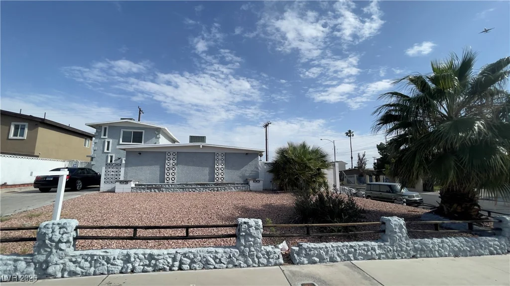 1740 Capistrano, Las Vegas, NV 89169